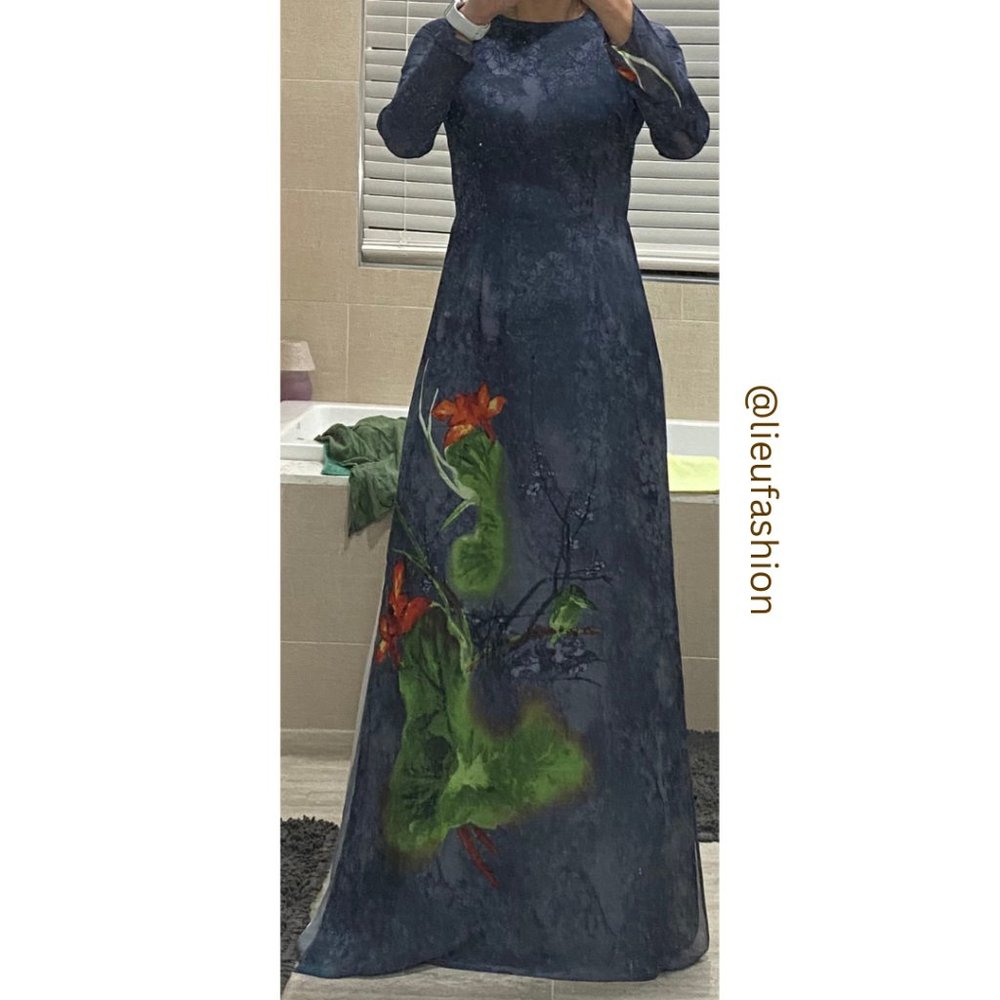 🧧 Vietnamese Traditional Dress (Áo Dài)